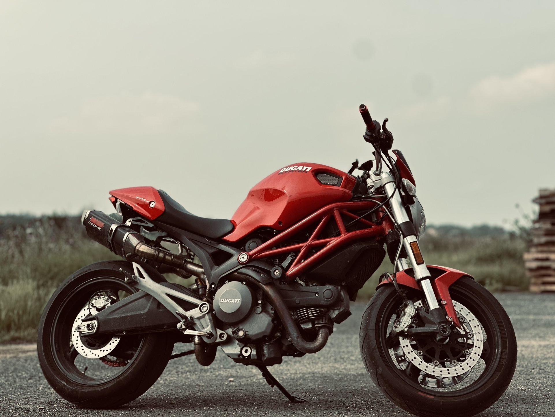 2012 Ducati Monster 696