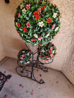 Flower stand flowers that go with it