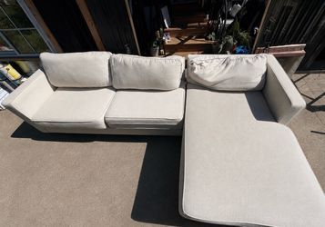 Sectional sofa/couch