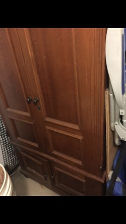 Wood computer desk with shelves