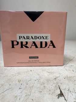 PRADA PARADOXE
