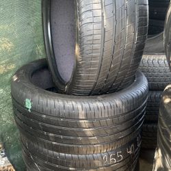 Set of four used tires good condition GOODYEAR 255/40/20