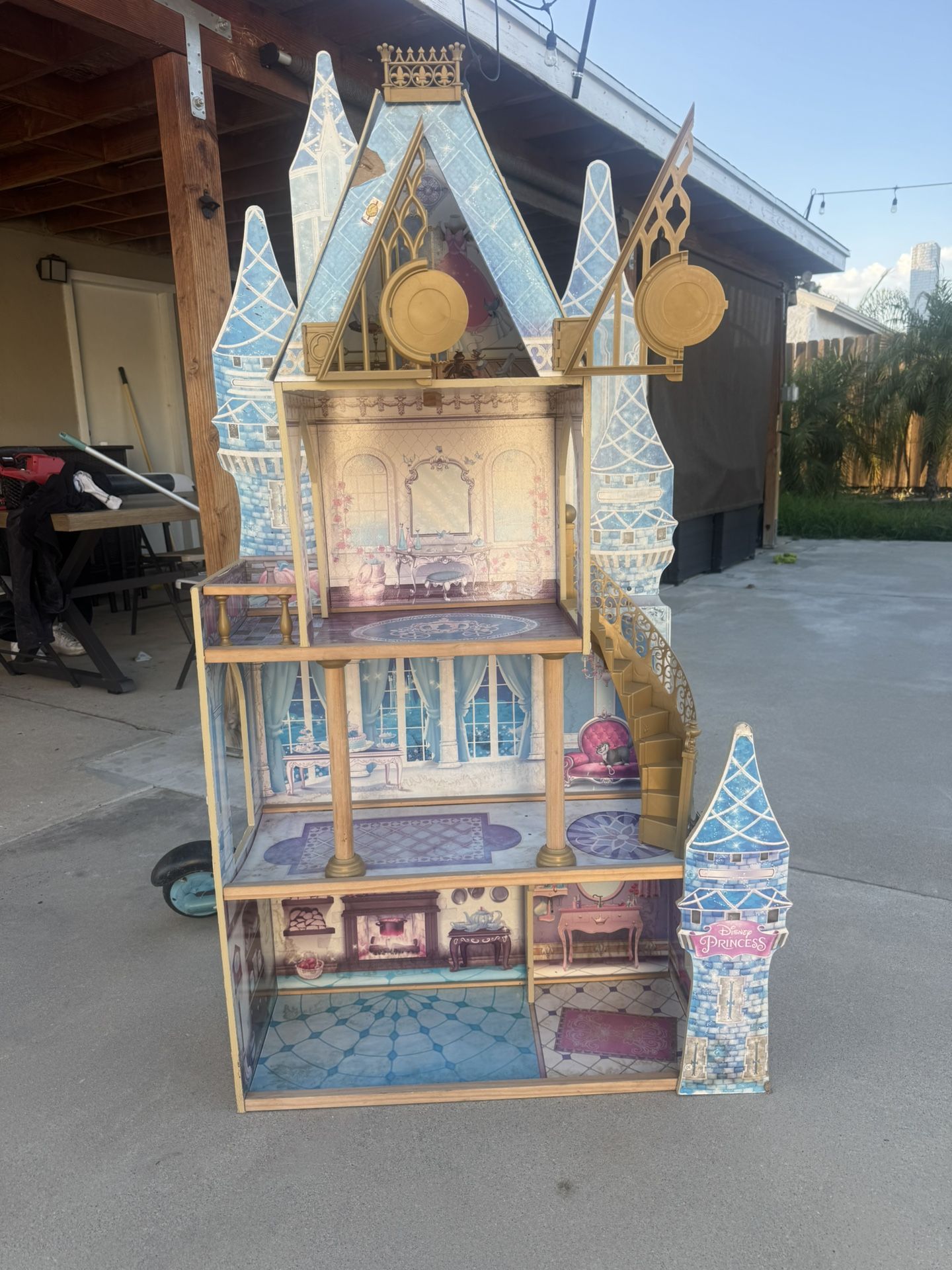 Disney princess play House
