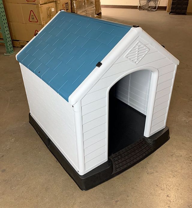 (NEW) $75 Plastic Dog House Medium/Large Pet Indoor Outdoor All Weather Shelter Cage Kennel 35x31x32”