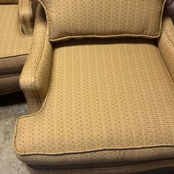 Dos sillones en buena condición 60 por los dos