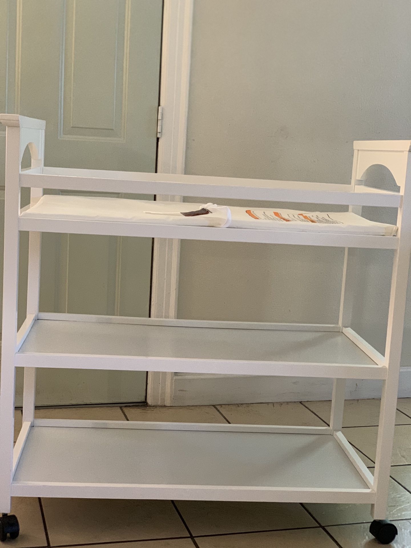 Cradle & changing table