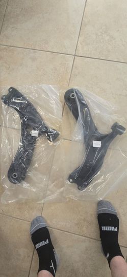 Partes para toyota Prius y toyota prius plug-in 2012 al 2015  y tambien queda en Lexus CT 200h 2011 a 2017