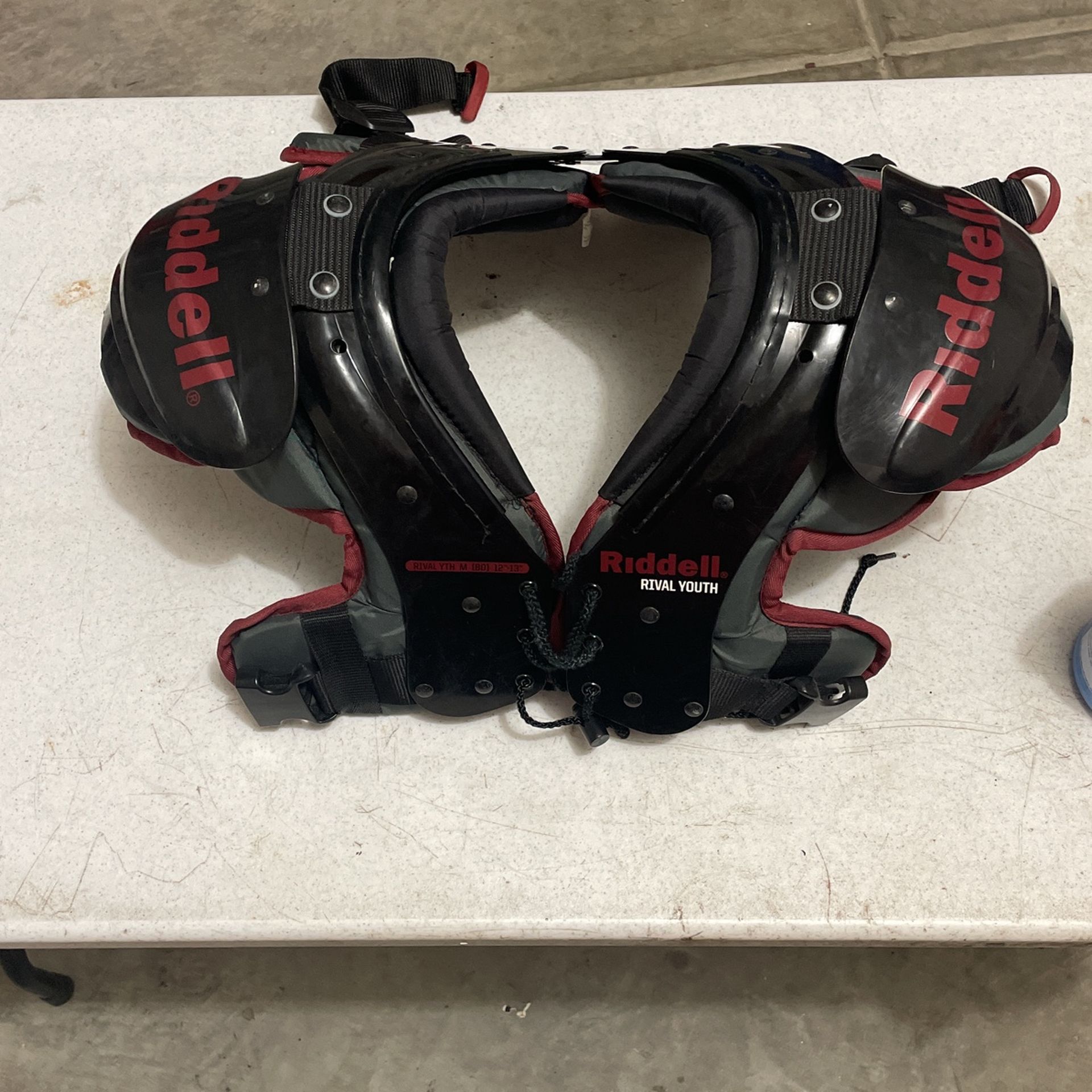 Riddell Shoulder Pads - Youth M [80] 12”-13”