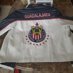 Chamarra De Piel 💯  Atratar