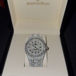 MOISSANITE WATCH/ WILL PASS DIAMOND TESTER