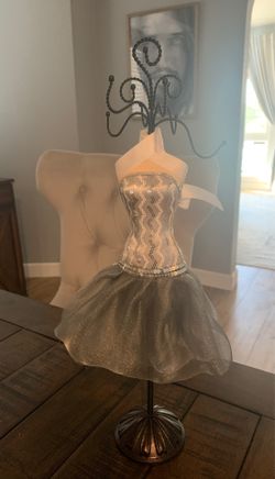 Jewelry holder