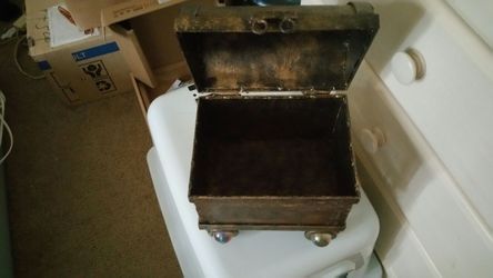 Trinket box