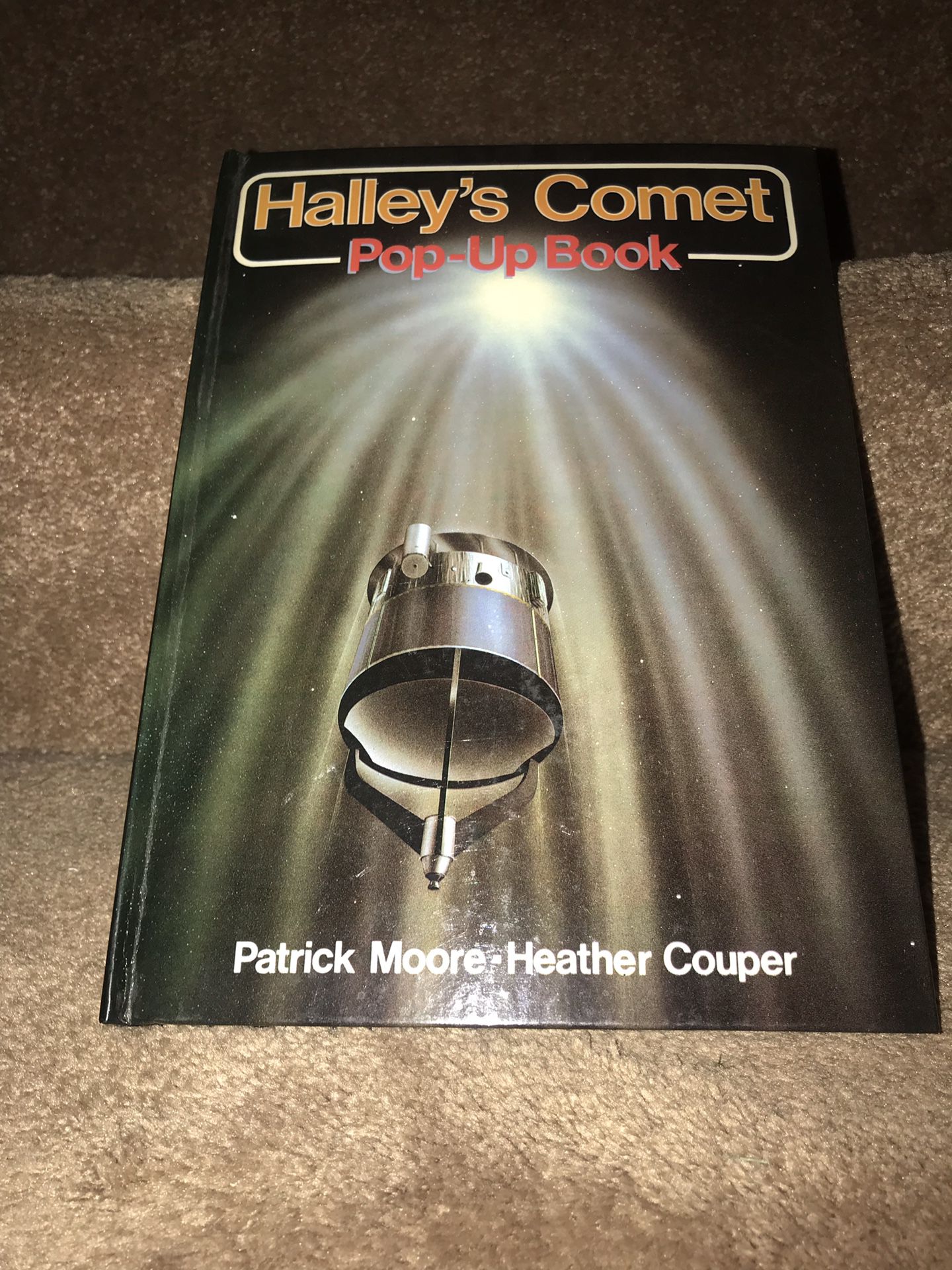 1985 Halley’s Comit POP UP BOX. EXCELLENT COND