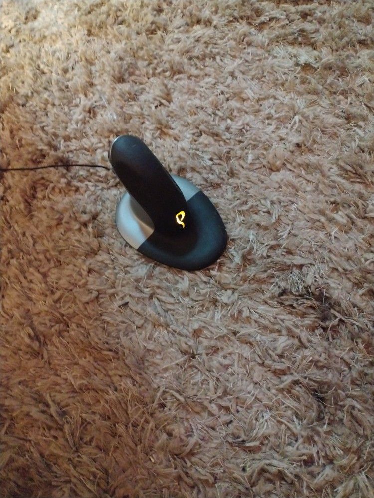 Penguin Wireless Mouse / Charger & USB Reciever