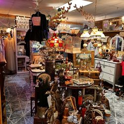 Antique Table, Pineapple Base, Goat feet, Mahogany. Alice in Wonderland Glass Top