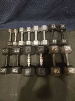 5lb thru 40lb Dumbbell Set (*missing 30s)