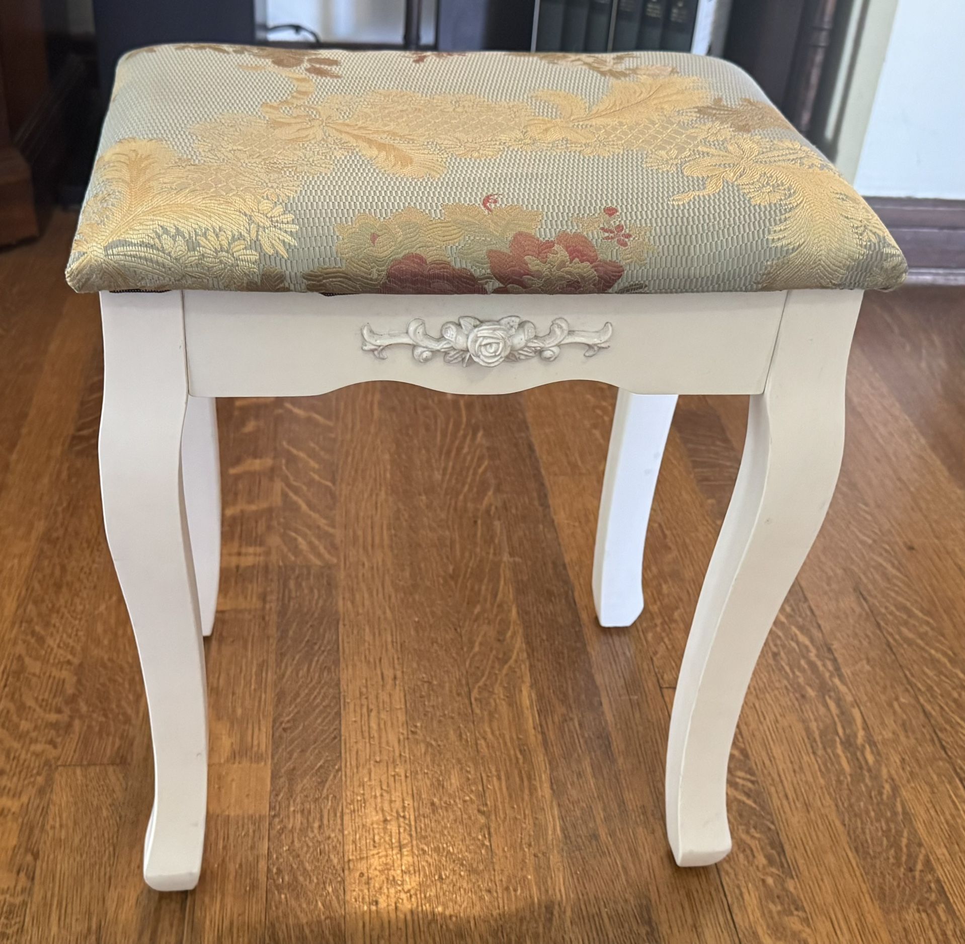 Very Cute Small White Wood Vanity Bench - 16x12x18 ½” 