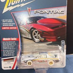 Johnny Lightning // Hot Wheels // White Lightning