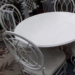 Dining Room Set FREE DELIVERY Good Condition 