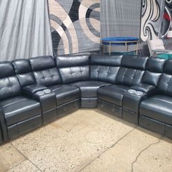 Beautiful Black  Piece Power Reclining Sectional with LED Lights(New)
