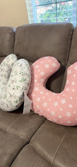 Almohada para viajar  cómoda .