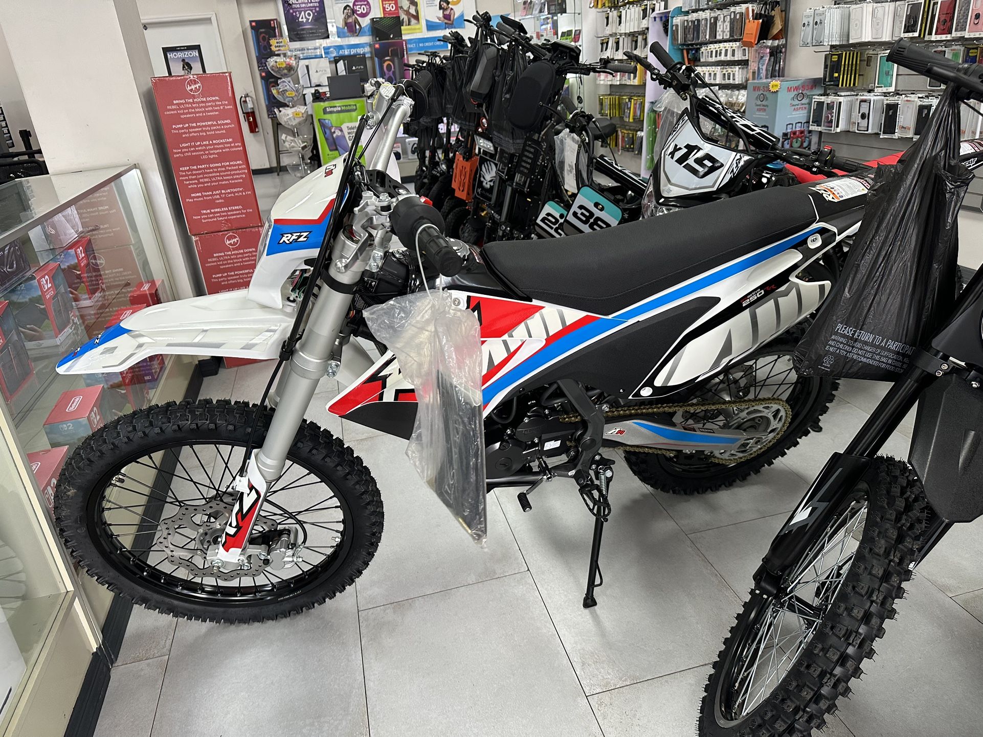 RFZ 250CC Dirt Bike! Finance For $150 Down Payment!!