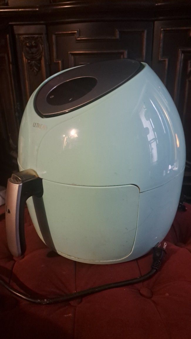 Ultrean Large Air Fryer 8.5 Quart with 7 Preset Modes, Touch Screen and Guided Cooking, 1700W