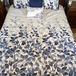 Queen Comforter Set