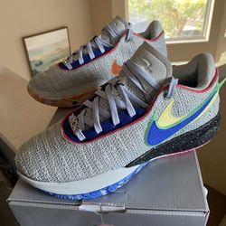 Nike LeBron Sz 9