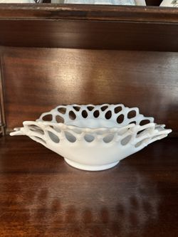 Vintage Westmoreland Lace Edge White Milk Glass Oval Bowl