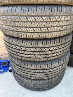 225/65r17 hankoon tires en excelentes condiciones de vida las 4