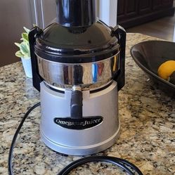 Omega Juicer