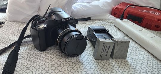 Canon PowerShot SX30 IS Superzoom Digital Camera