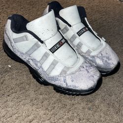 Jordan 11 Snakeskin lows