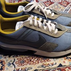 Nike Air MaX PRE DAY Size 13