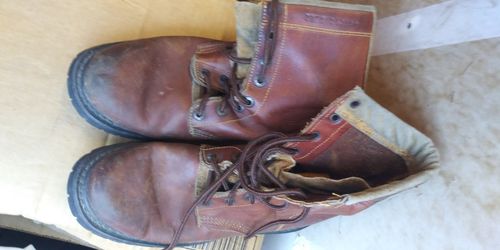 A,WORK BOOTS SIZE 9.5 INCHES 28 CENTIMETERS