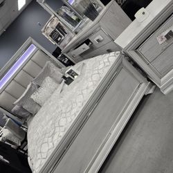 ✨️ King, Cal King, Queen Bed Frame ✨️ Furniture Sectionals, Bedrooms, Dining Avail