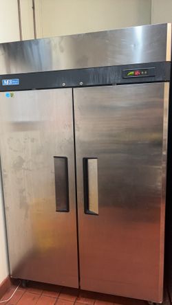 Commercial Double Door Freezer(need some repairs)