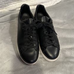 Men’s Black Leather Garavani Sneaker Size 41