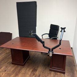 Executive Style Office Desk
