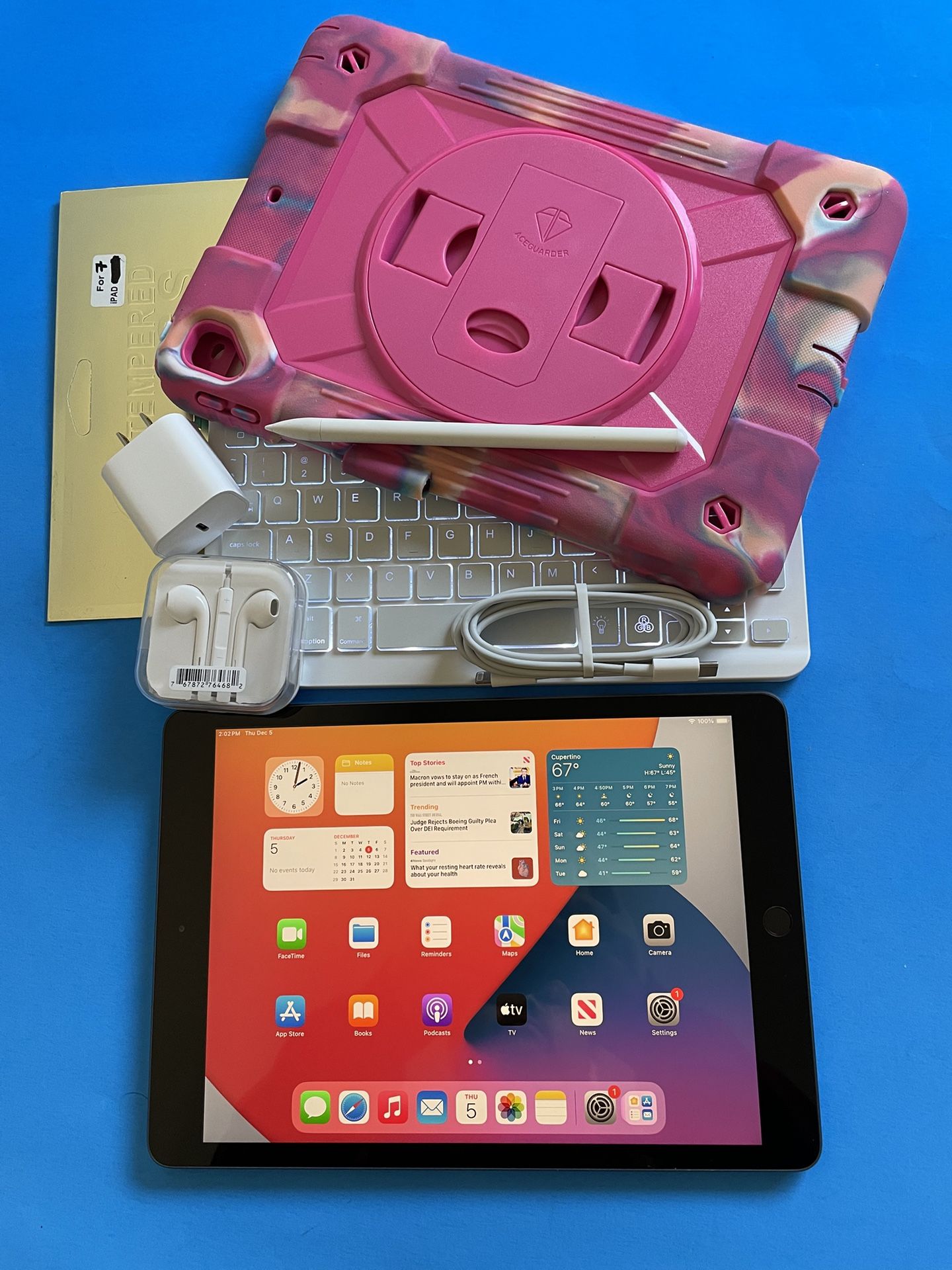 Apple IPad 7th Generation (10.2” Retina / IOS 18 / Touch ID ) 32GB with Pen, keyboard, pink case & Accessories