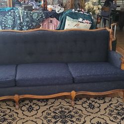 Couch/chairs