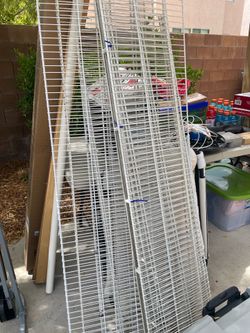 Closet shelving