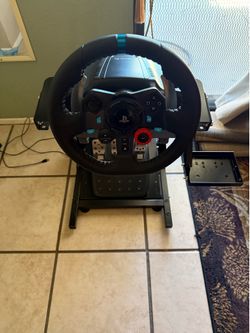 Logitech G923 Racing Wheel and Pedals