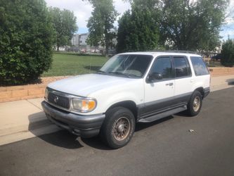 2000 Mercury Mountaineer Clean TITLE - $2,500 (Aurora)