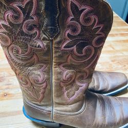 Women’s ARIAT boots