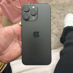 iPhone 15 pro max 256 gb unlocked