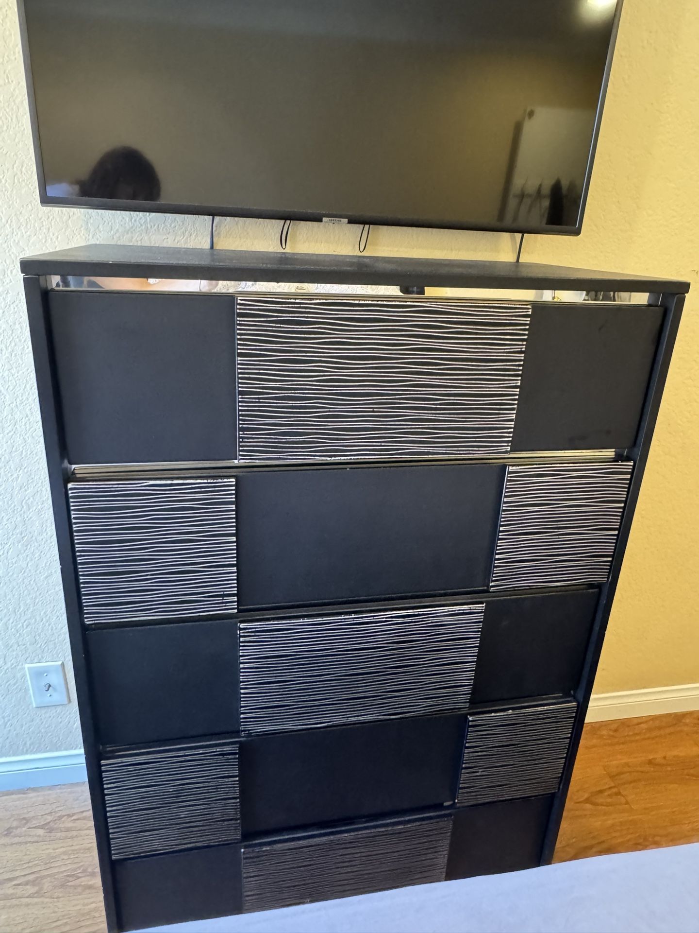 Dresser and two small dressers
