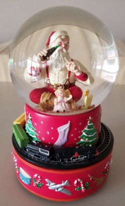 2001 Hallmark Coca-Cola Santa Musical Snow Globe w/Moving Train