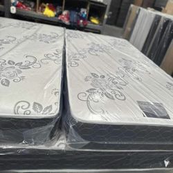 Set Twin Size Mattress And Box Spring 